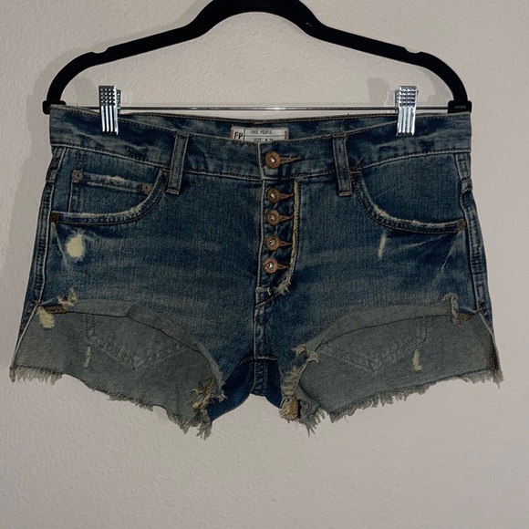 Free People Runaway Cutoff Exposed Button Fly Distressed Raw Hem Shorts Size 24 - Picture 1 of 11